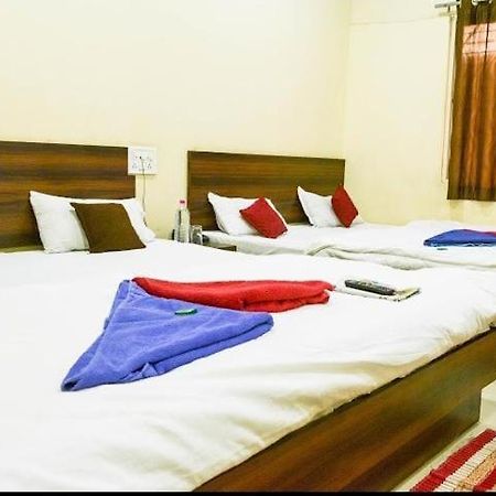Hotel Bholenath Ujjain Exteriör bild