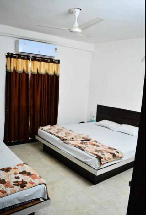 Hotel Bholenath Ujjain Exteriör bild