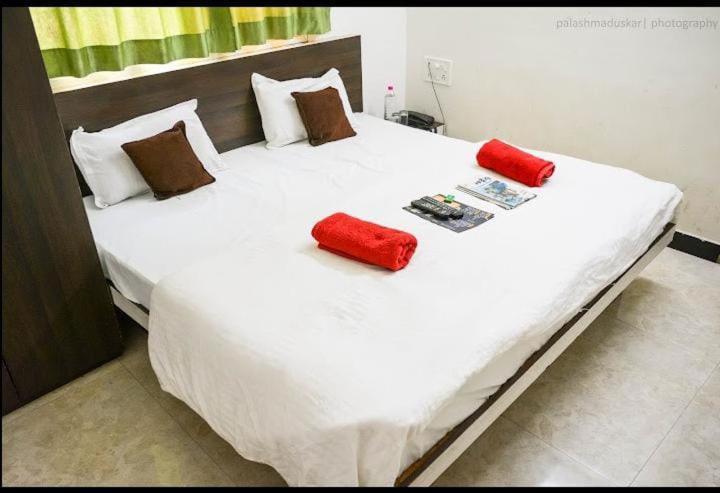 Hotel Bholenath Ujjain Exteriör bild